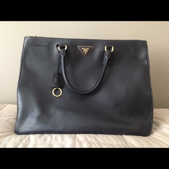 Prada Handbags - XL Prada Saffiano executive tote